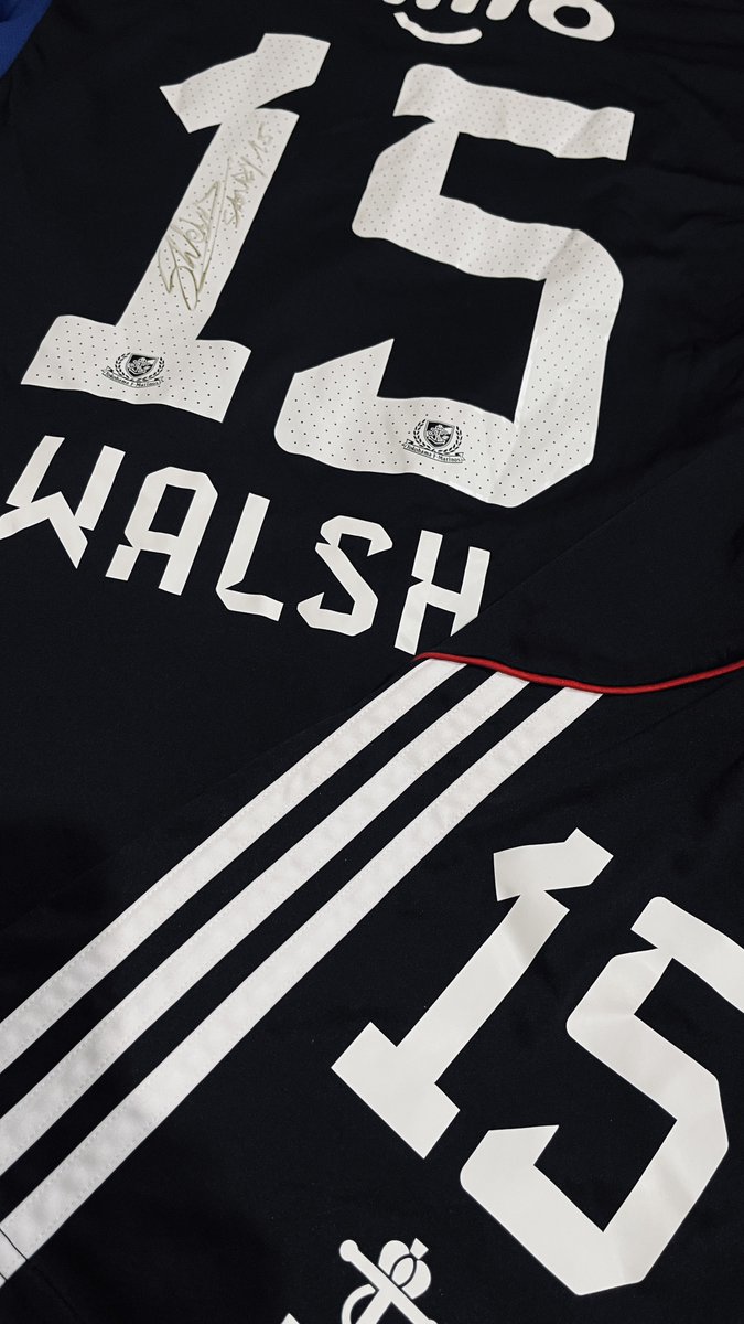 sedang dilelang, jersey n short match worn <a href="/SandyWalsh_/">Sandy Walsh</a> di akun instagram saya. Finish bid tengah malam nanti 00.30, silakan utk teman2 yg ingin berdonasi plus dapet jersey n short the humblest guy in national team :)))
-
bid hanya dilakukan di kolom komentar instagram, mohon