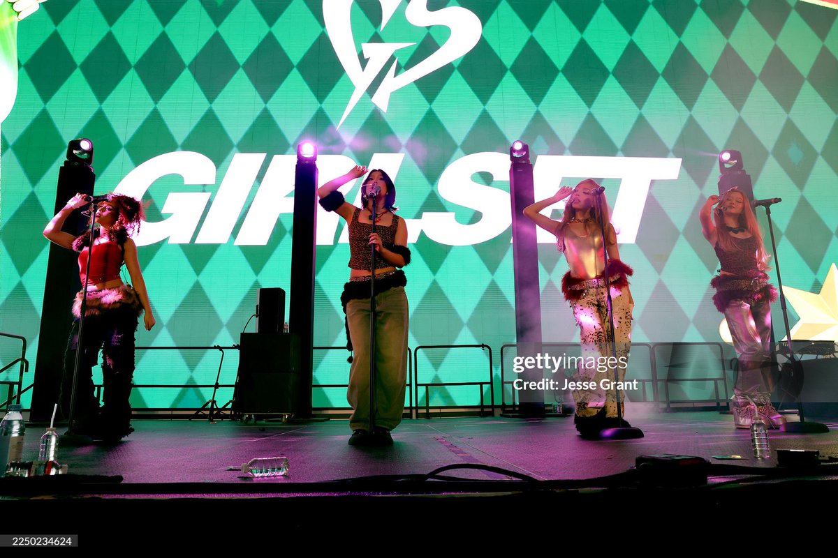 GIRLSET_SOURCE's tweet image. MORE PHOTOS OF #GIRLSET at iHeartRadio 106.1 KISS FM’s Jingle Ball 2025 TONIGHT! 

#GIRLSET_JingleBall @GIRLSETofficial