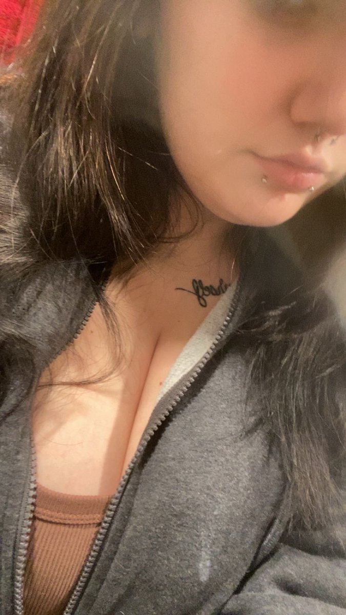 GoddessBee_420's tweet photo. Selling tonight on snap ghostcheekz420 
#altpawg
#sellingcontent 
#canverify
#buyingcontent https://t.co/9mzVuTBie6