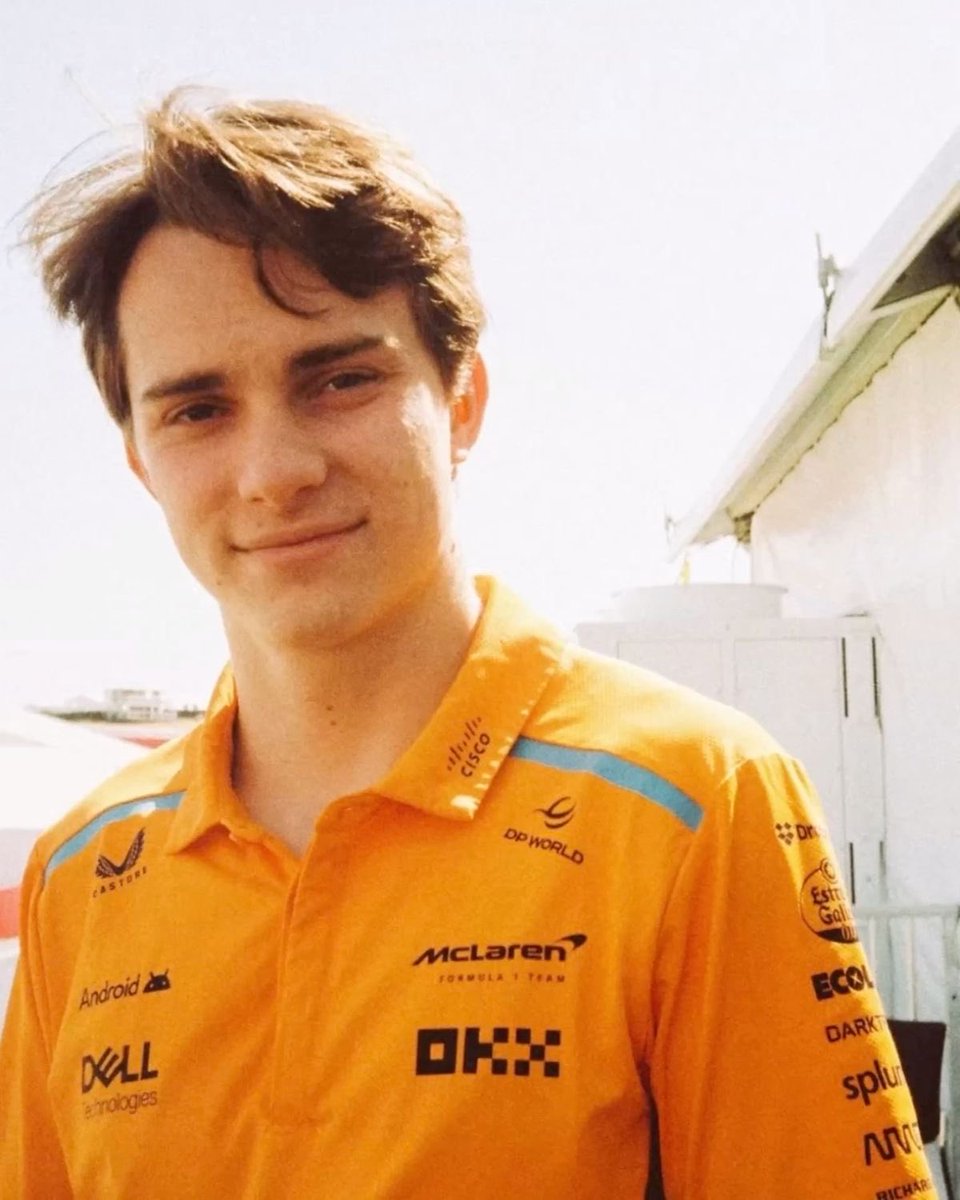 shineee00_'s tweet photo. his soft smile. good luck for tomorrow!🧡
#OscarPiastri #f1 https://t.co/TUv99ZaCFT