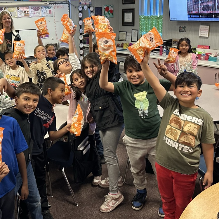 EucKoalas's tweet photo. Congratulations to Mrs. Tolson's 2nd grade class and Mrs. Ordaz's 1st grade class for receiving twelve days of perfect attendance! They had fun celebrating with popsicles &amp; popcorn! https://t.co/22udH23GNq