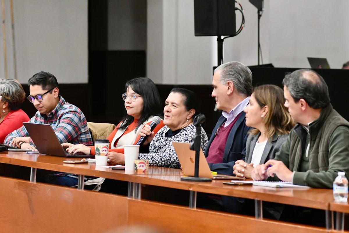 SegobCoahuila's tweet image. El Secretario @oscarpime encabezó una reunión con los Colectivos de Familiares de Personas Desaparecidas y el Grupo Autónomo de Trabajo que coadyuva en el diálogo con estos colectivos.