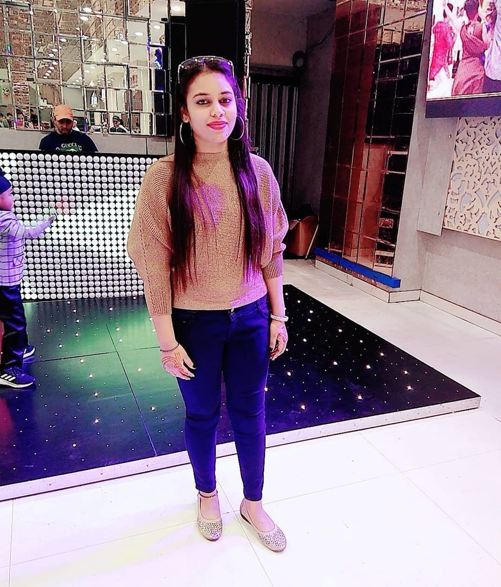 आज का दिन नई उम्मीदें नई रोशनी और नई ऊर्जा लेकर आया है। बस मुस्कान बनाए रखिए और भरोसा रखिए जो आपके लिए लिखा है, वो आपको ज़रूर मिलेगा। 
Happy Saturday 👒