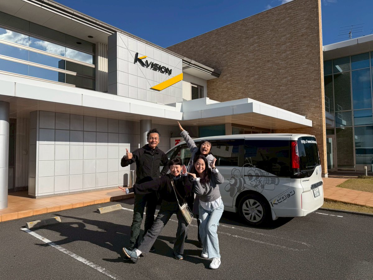 y_sainoo's tweet photo. いつもの3人で下松へ！
劇団時代の先輩で下松に移住した元木さんにも久しぶりにお会いできて、お仕事先のKビジョンへも！
翌日は皆で宮島観光して、
きれいな夕日も観られて、
ご飯も色々食べて、
海もきれいで
大大大満喫の3日間でしたぁっ！！ https://t.co/pBoxebdt6f