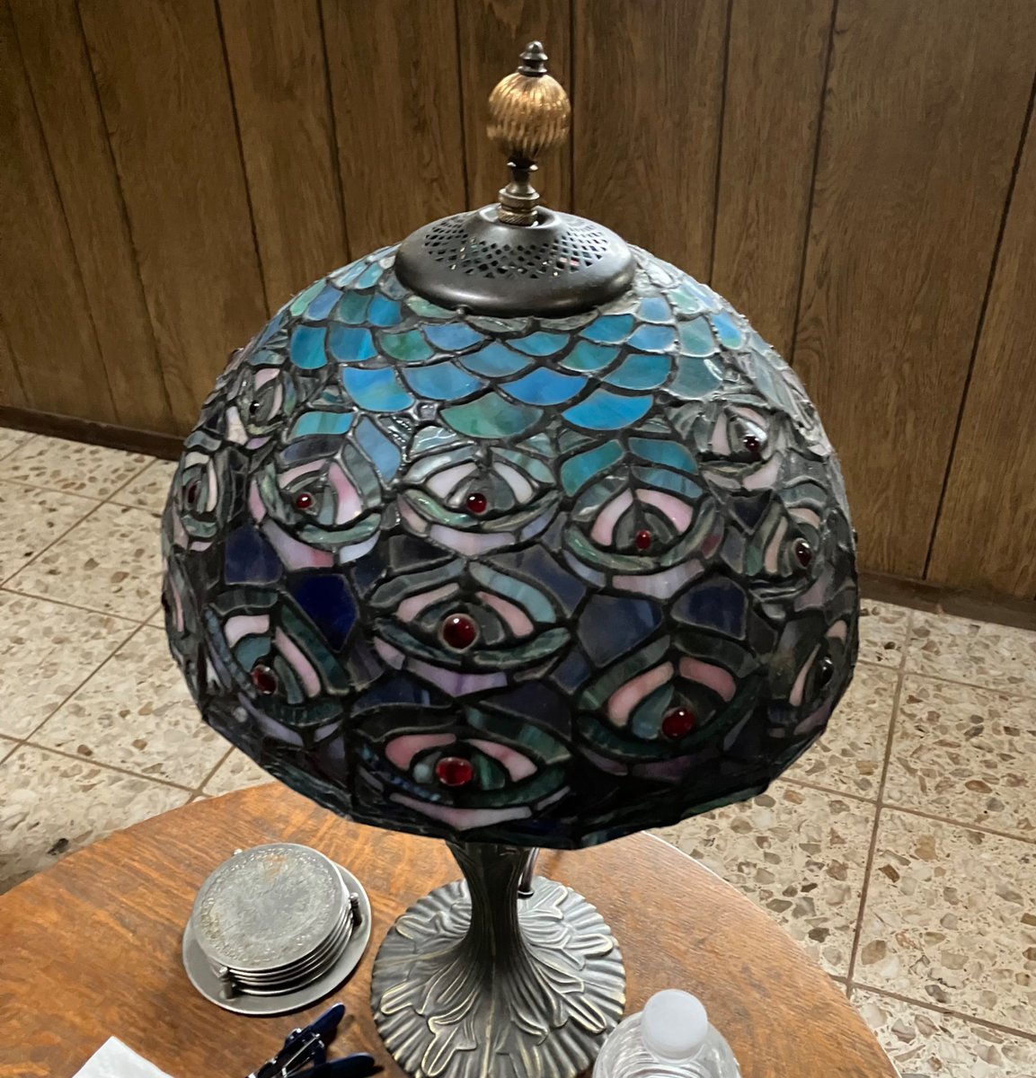 ErrorAAAAAAAAAA's tweet image. Pretty cool lampshade