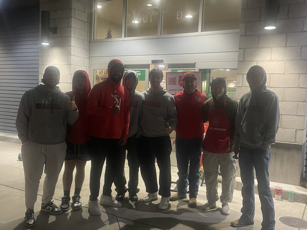 DTating's tweet image. The last stop on the 2025 Simpson Baseball Bell Ringing Tour, Team Battery @SimpsonU @SimpsonRedHawks @SalvationArmyUS #culturewins #truedingers