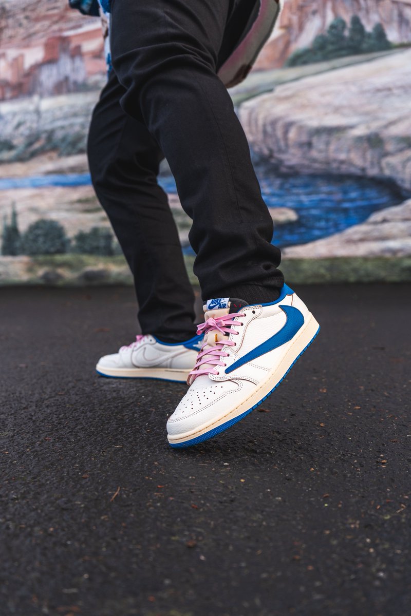 Craignoicecube's tweet photo. sometimes you gotta pop out and show niggas… 
 
Air Jordan I Low x TS x Fragment
@Jumpman23 @nikestore 

@jayguidos #FireFridays https://t.co/EdQIzq1zGD