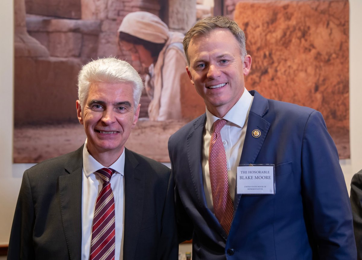 RepBlakeMoore's tweet image. I always look forward to participating in the Festival of Lights at the Washington, DC Temple. It’s a joyful celebration and a great reminder to serve those around us. The Marriott family has sponsored this event for 48 years—such an impressive legacy and unique way to share the…