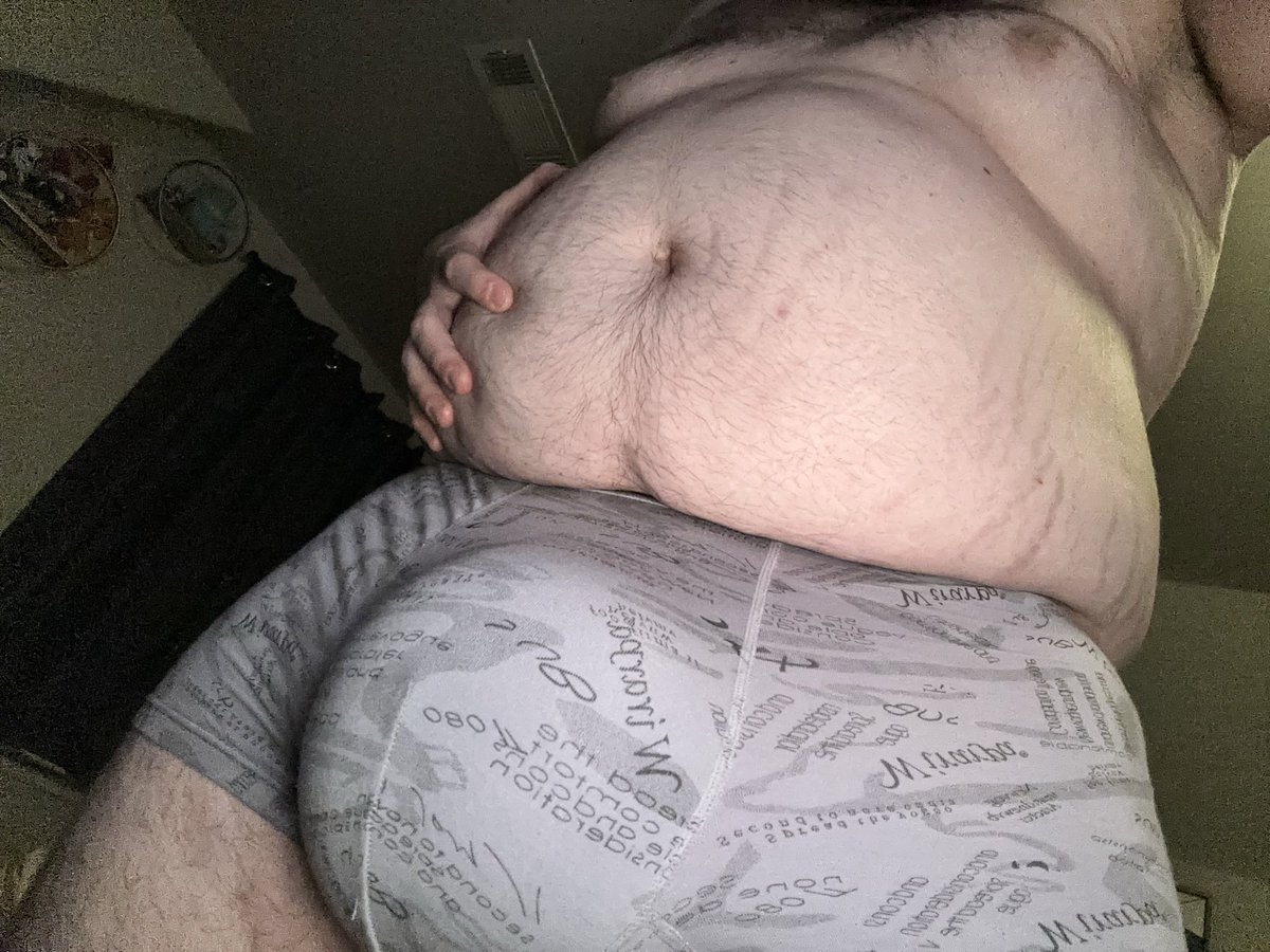 Heard y’all like belly and bulge? (Belly is empty here don’t sue me pls)