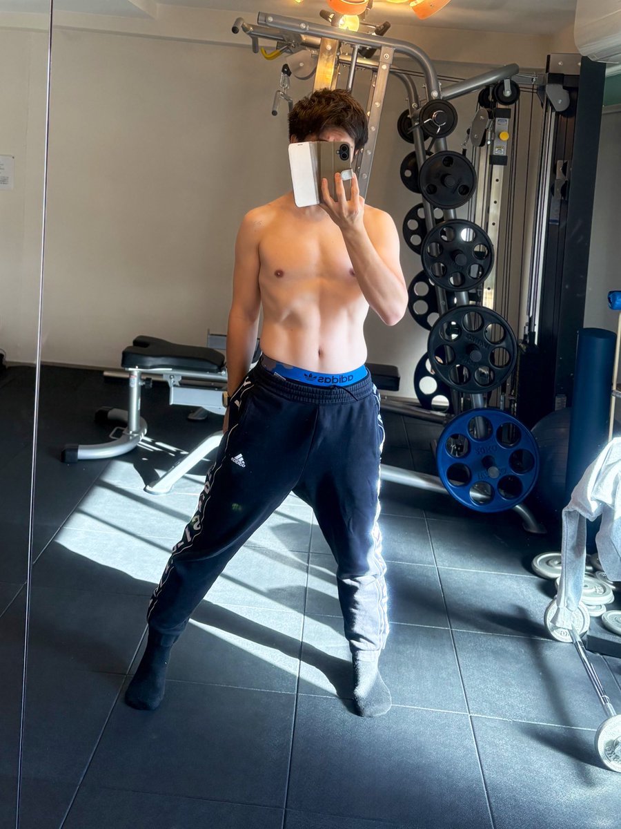 zinzin_dramatic's tweet image. 激務すぎて全然筋トレできないので、隙をぬって朝トレしてきた
ちょっと身体に変化出てきた…かな？