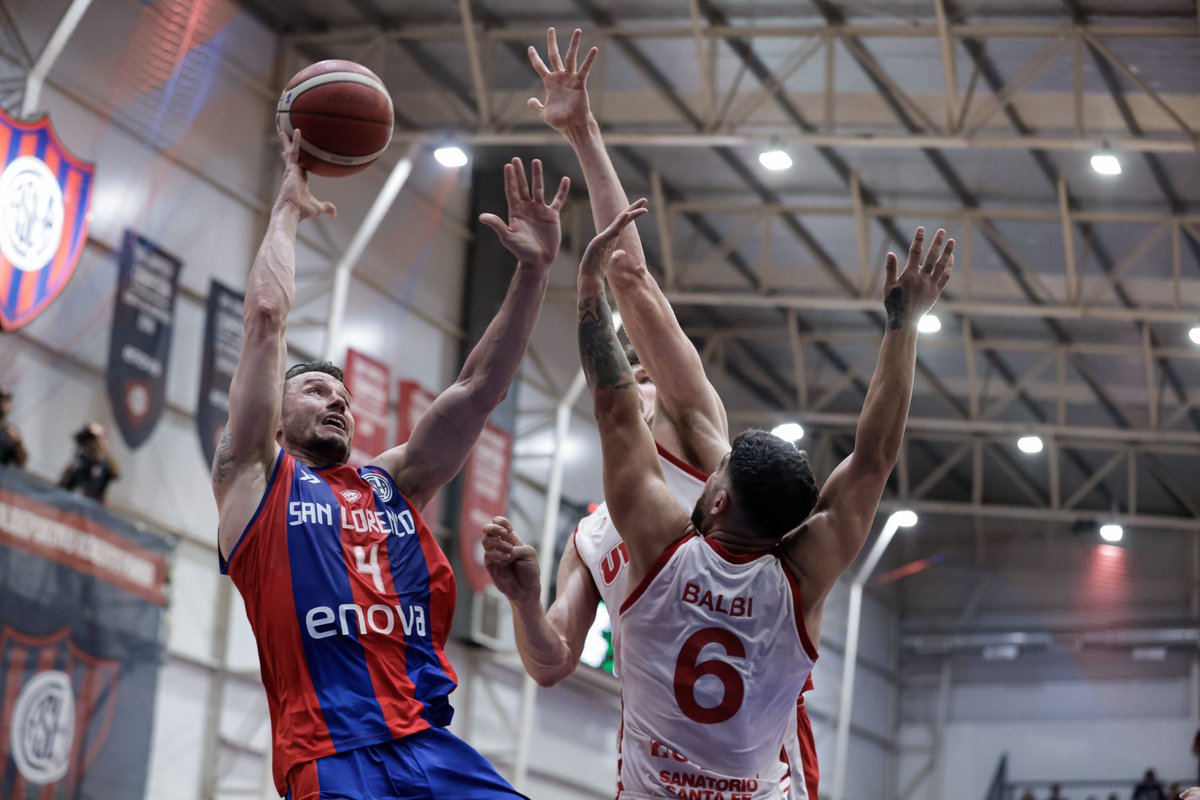 #Básquet 🏀 ¡Triunfazo en Boedo!

#SanLorenzo le ganó 80-75 a Unión (Santa Fe), en tiempo suplementario tras igualar 67-67, en el juego 12 de la Liga Nacional.

🔜 El próximo partido será el lunes a las 20, ante Argentino de Junín, también en el Pando.

💪 ¡Vamos por más, Ciclón!