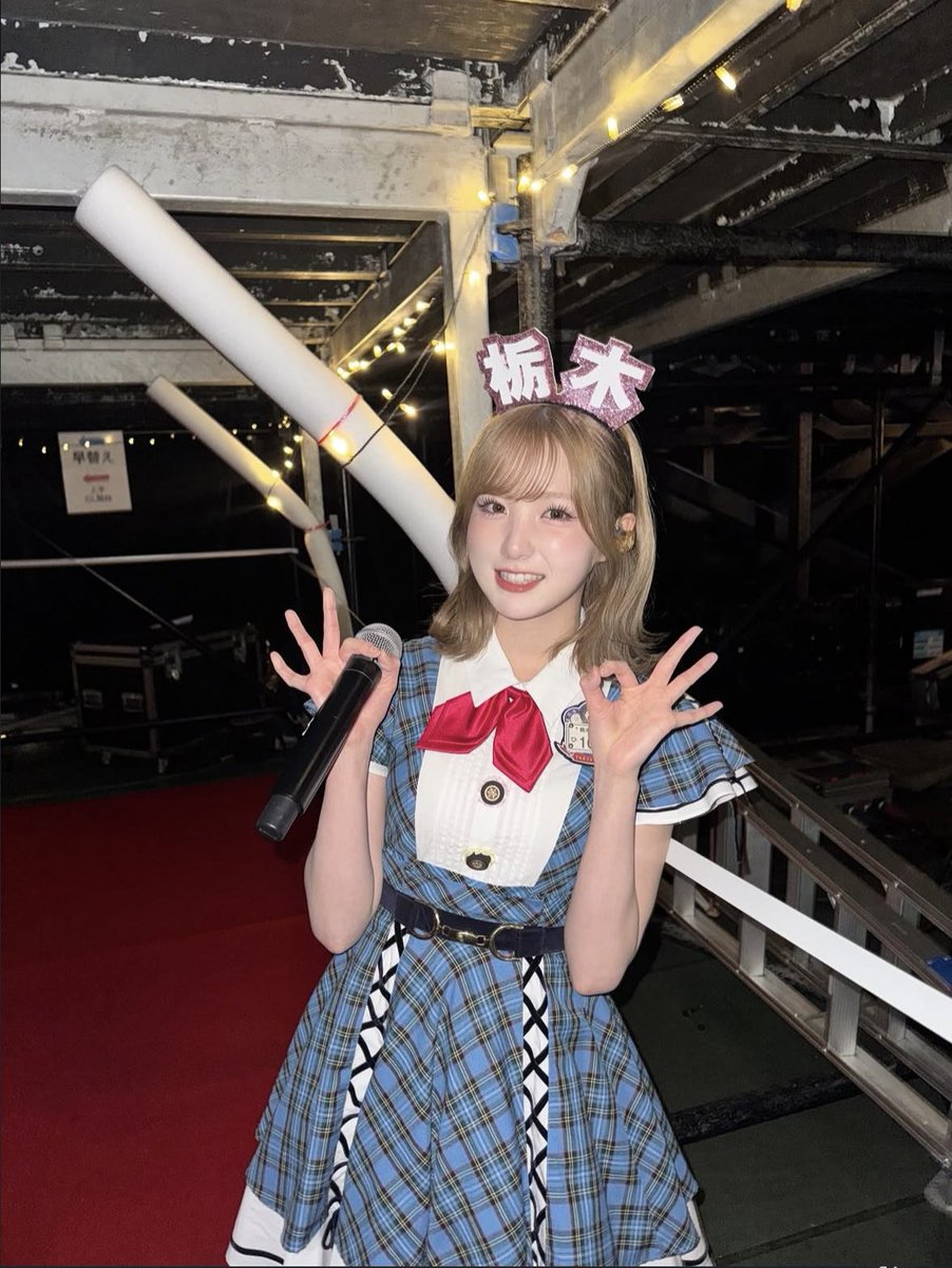 Va1ke's tweet photo. ひぃちゃんAKBに戻ってて絶叫

#AKB48_20thYear
#AKBは青春ですin武道館
 #本田仁美
#SAY_HITOMI #히토ミ #HITOMI #ヒトミ 
#SAYMYNAME #세이마이네임 #SMN #セマネ https://t.co/8gRCPX4IBS