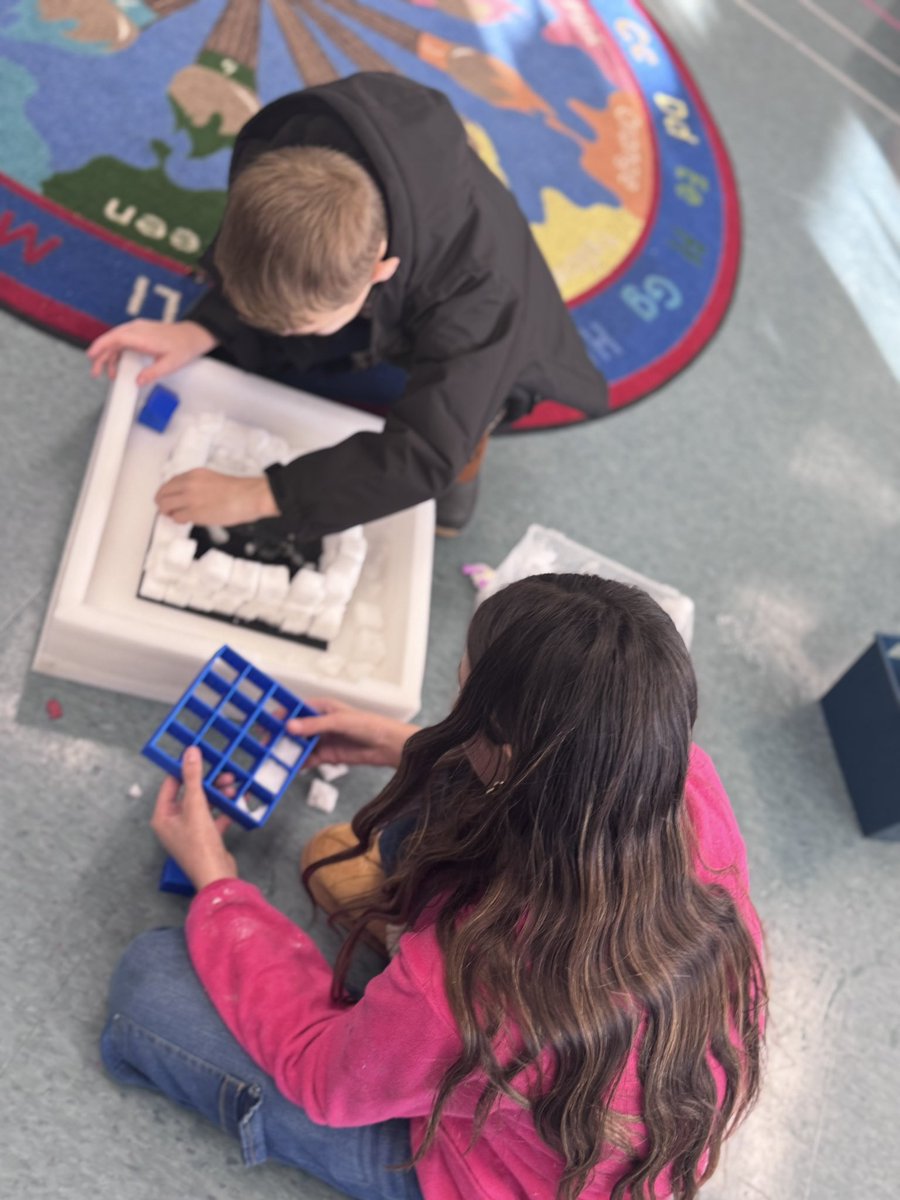chasrabesh's tweet photo. ❄️ ❄️ ⛄️ Sometimes when it’s too cold to build a snow fort outside, #STEM class gets creative and uses 3d printed cubes to create a #Minecraft themed snow fort inside! Genius! ❄️ ❄️ ⛄️ So much fun and creative! https://t.co/Exq4xcP2EM