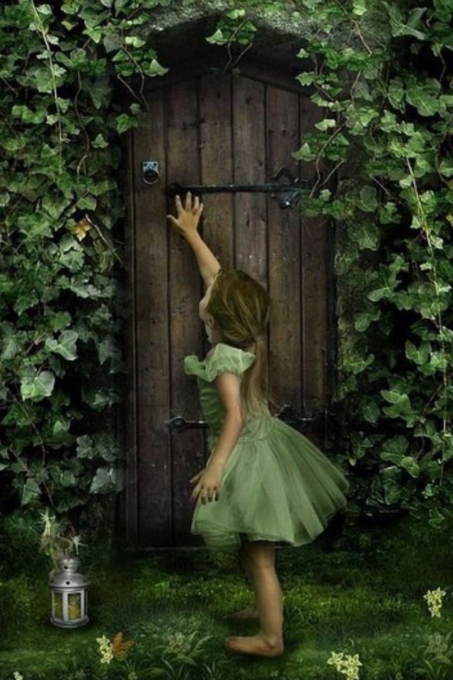 أفتح عينيك على ذاتك وعلى ما حولك، ستجد أبوابًا مفتوحة، وفرصًا واعدة، وأحلامًا جميلة، لا تقع أسير لحظة يائسة، أو موقف صعب، ولا تُطيل الوقوف عند الأبواب المغلقة، والطرق المسدودة ..🍂🌷

#صباح_الأشياء_المُشرقة 

'