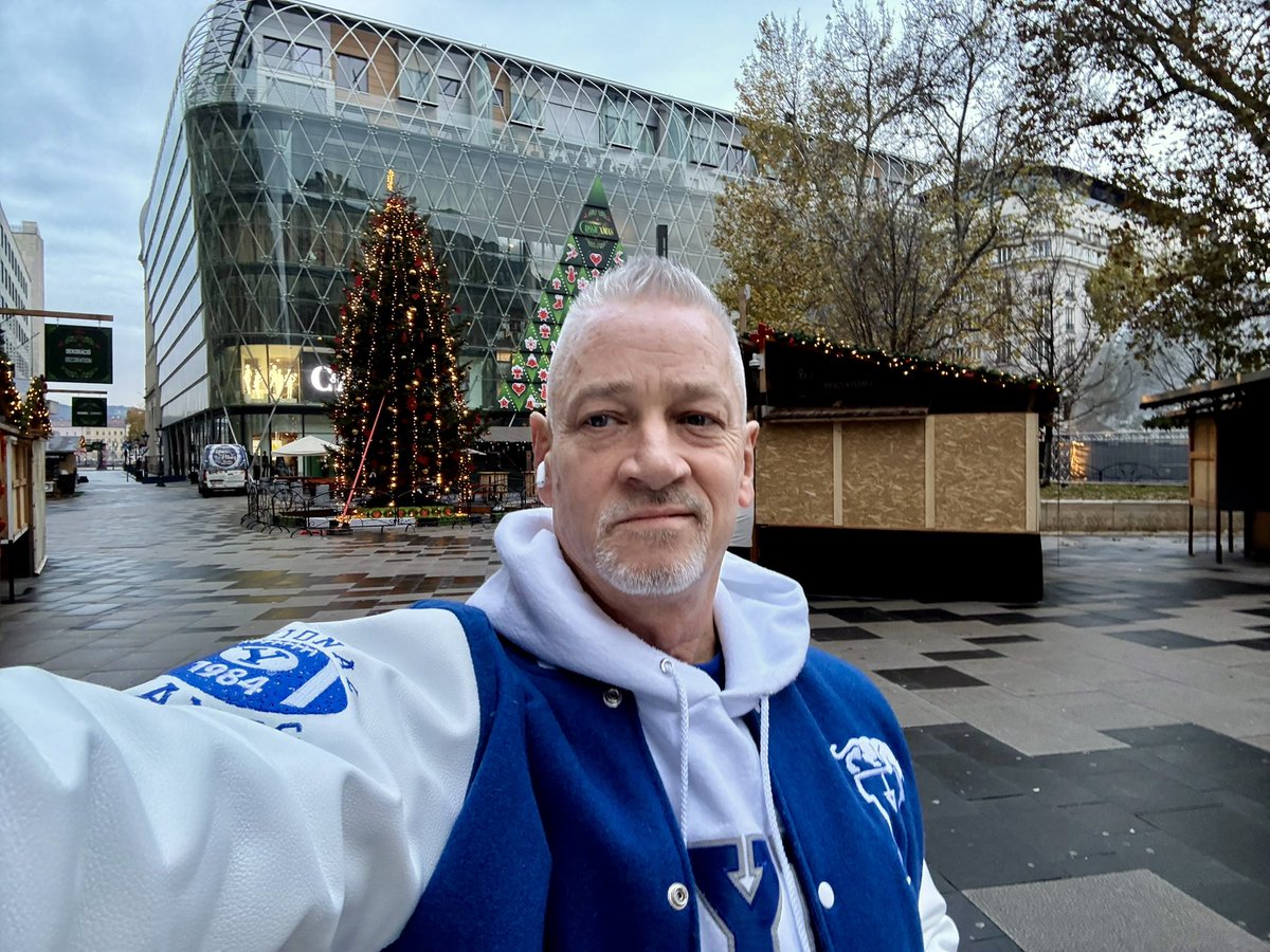 MRCOUGAR's tweet photo. @royalarmybrand  
@BYUfootball 
@byuROC 

Repping the Y in Budapest on game day!
Go Cougars!
#BYU https://t.co/OUUxVKkUeA