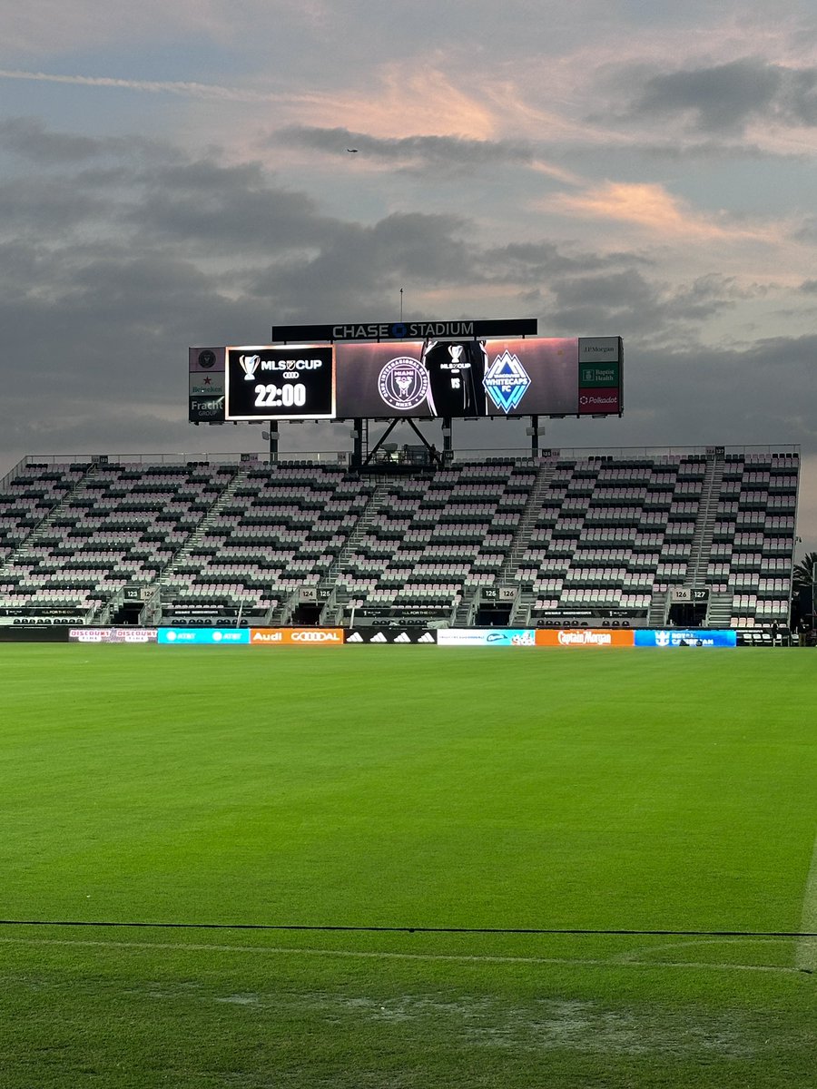 sadovnik1965's tweet photo. Llegó el día más esperado es la GRAN FINAL de la #mlscup2025 por @AppleTV @InterMiamiCF vs. @WhitecapsFC los esperamos desde las 2:30pm ET/11:30am PT junto al MVP @DiegoDv8 y @soyantosports con un gran previa que arrancará una hora antes con @RamsesSandoval @giosavarese @migallardo01 y @MicheleG3 todo el equipo de la @MLSes en el partido que cierra una temporada inolvidable