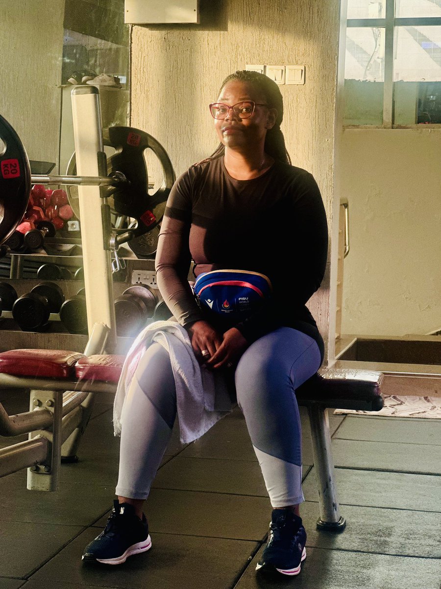 FlaviaZabali's tweet image. Status at the time; resting my legs between sets 
But earlier these legs walked 12 km around the city instead of taking the car. Small choices, big energy.  
Active mobility keeps me sane and in shape. Who else is team “walk everywhere”? 
#WalkMore #ActiveTransport #GymLife