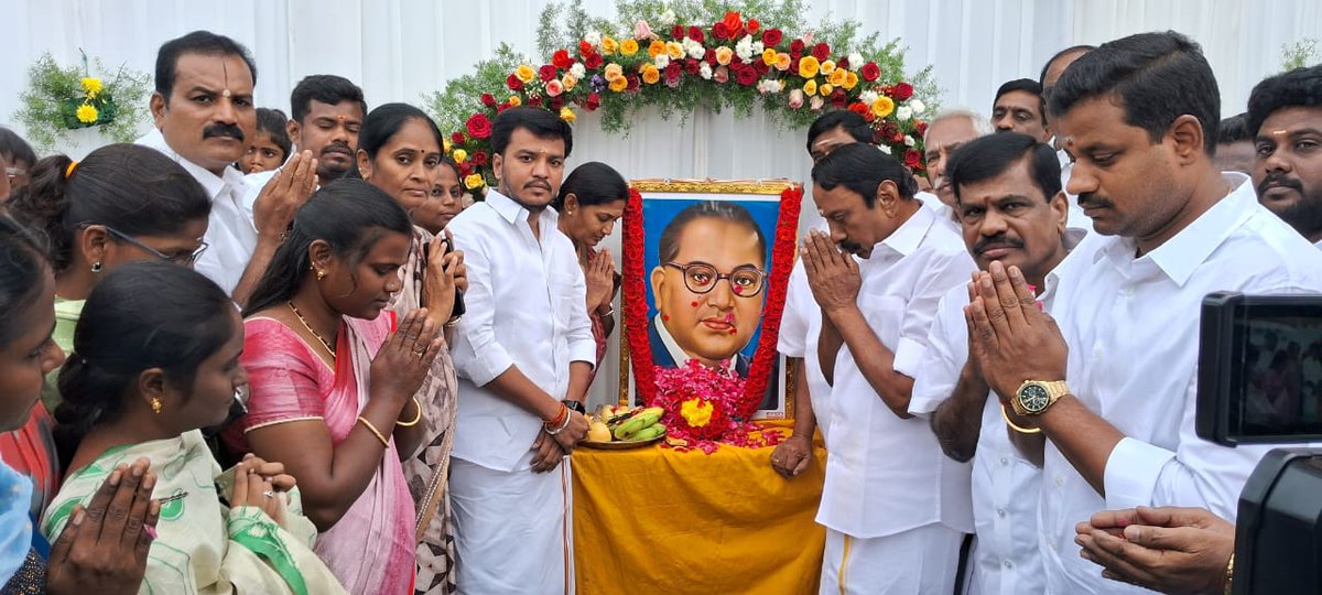 KASengottaiyan's tweet photo. தமிழக வெற்றிக் கழகத்தின் சார்பாக தமிழகம் முழுவதும் கல்வி, சமத்துவம், சமூக நீதி ஆகியவற்றிற்க்காக வாழ்நாள் முழுவதும் போராடிய சட்ட மேதை, அண்ணல் டாக்டர். அம்பேத்கர் அவர்களின் நினைவு அஞ்சலி அனுஷ்டிக்கப்படுகிறது. கோபிசெட்டிபாளையத்தில் உள்ள  தமிழக வெற்றிக் கழகத்தின் அலுவலகத்தில் அண்ணல் டாக்டர். அம்பேத்கர் அவர்களின் திருஉருவ படத்திற்கு மாலை அணிவித்து, மலர் அஞ்சலி செலுத்தினேன். இந்த நிகழ்வில் முன்னாள் பாராளுமன்ற உறுப்பினர் திருமதி. சத்தியபாமா, மாவட்ட கழக செயலாளர் திரு. பிரதீப்குமார் உட்பட கழக நிர்வாகிகள் கலந்து கொண்டனர்.