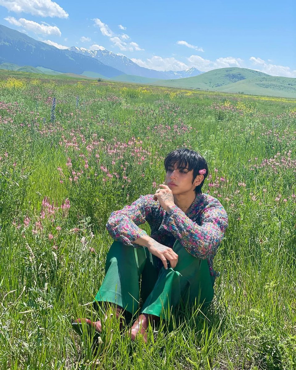 Flamingos are just giant pink rats.