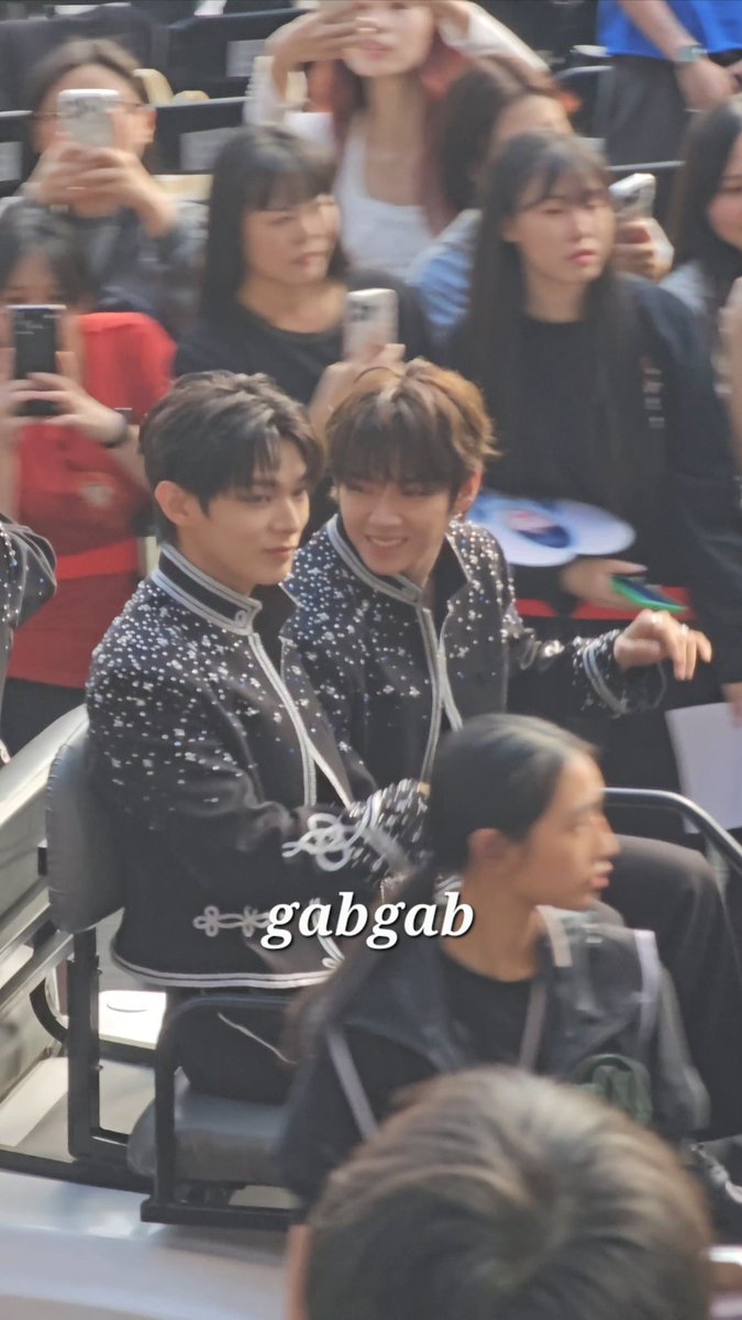 threepickjewelz's tweet image. CLEAR VERSION 😭😭😭😭😭😭