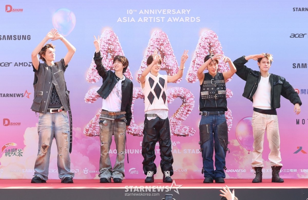 All of my life♡̶‘ttp’ tweet media