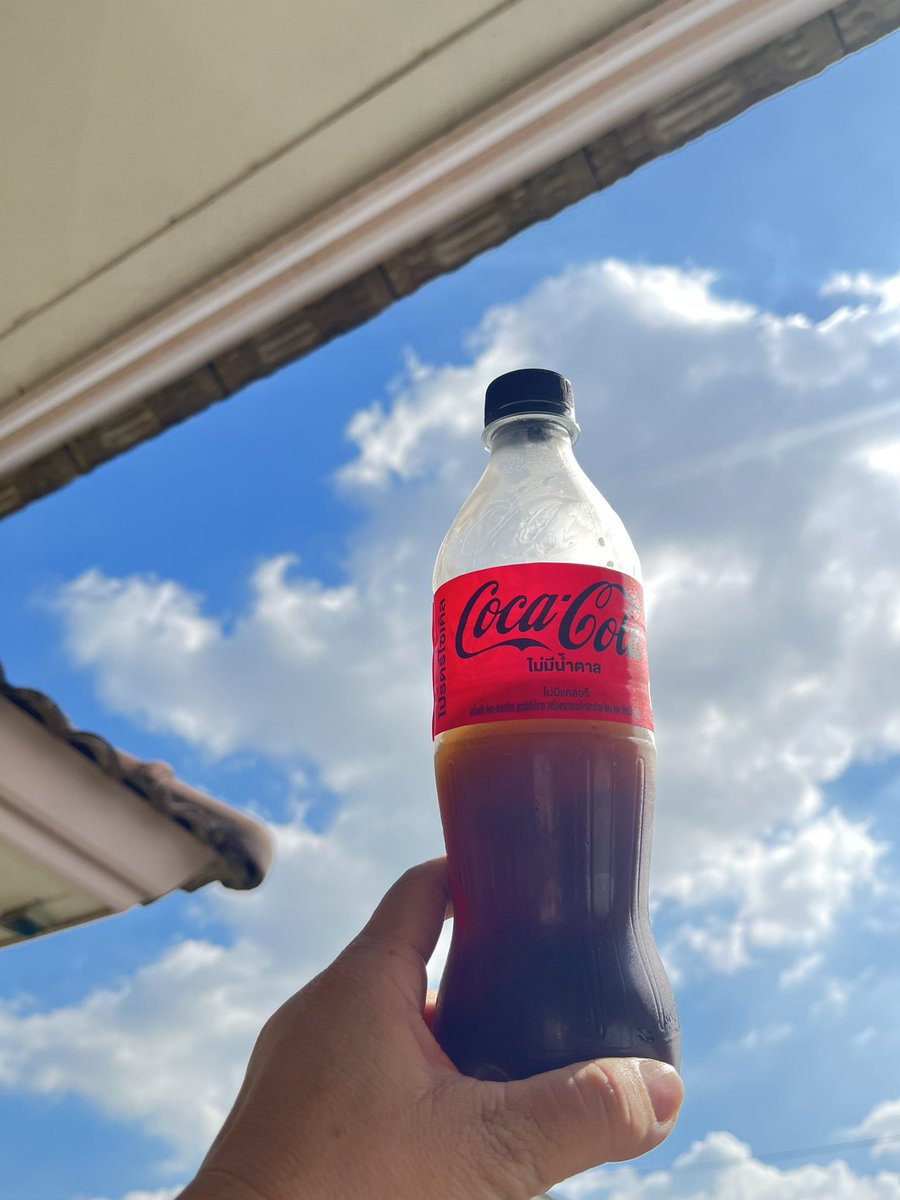 Krittsood's tweet photo. อากาศร้อนขนาดนี้ ต้อง #โค้กไม่มีน้ำตาล เท่านั้น @CocaCola
#CockZero
#CocaColaTh
#ThanksCoke
#โค้กซี่โร่อร่อยซ่าส์เกินต้าน
#CokexPPKrit
#CocaColaxPPKrit
@ppkritt #ppkritt #พีพีกฤษฏ์ https://t.co/e8o0NS6fOp