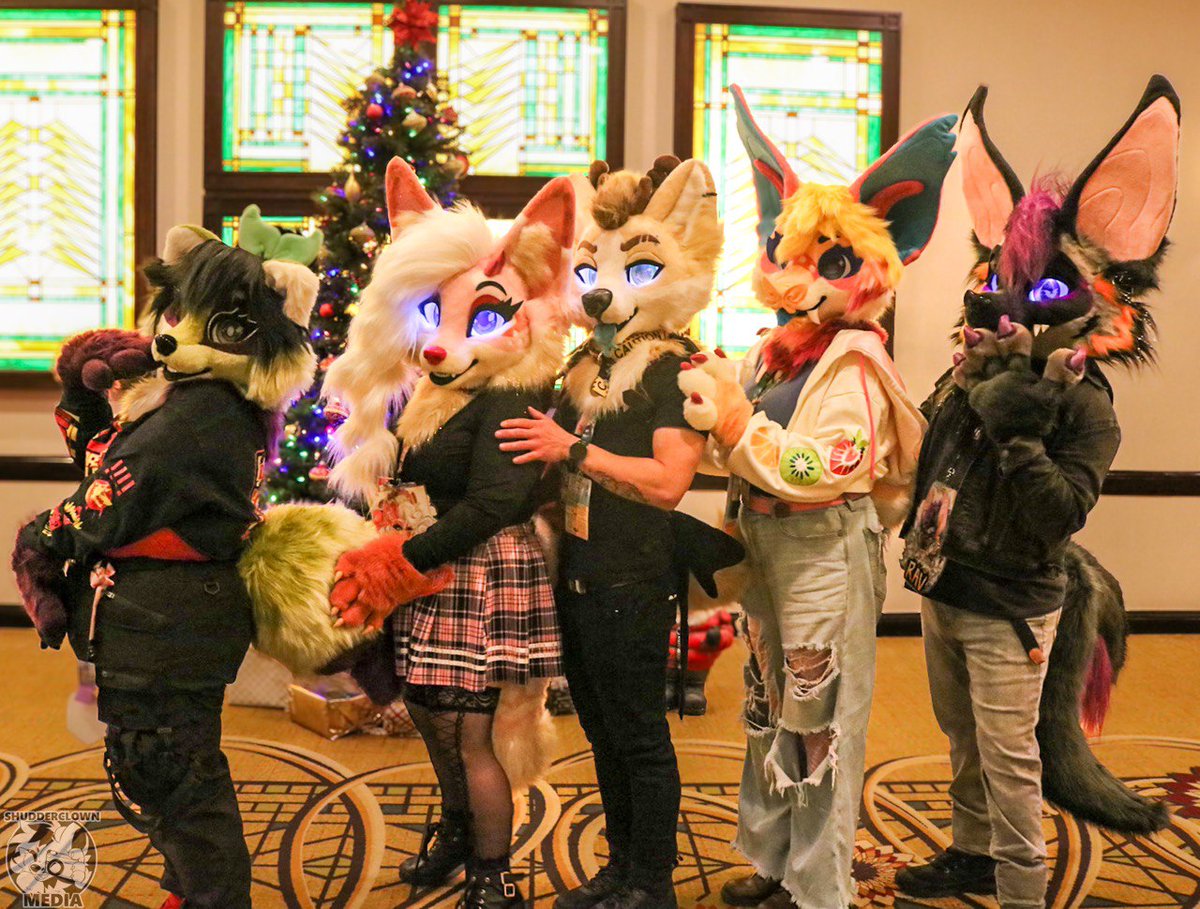 🍑Mango🍑 @ FWA DEALERS DEN tweet media