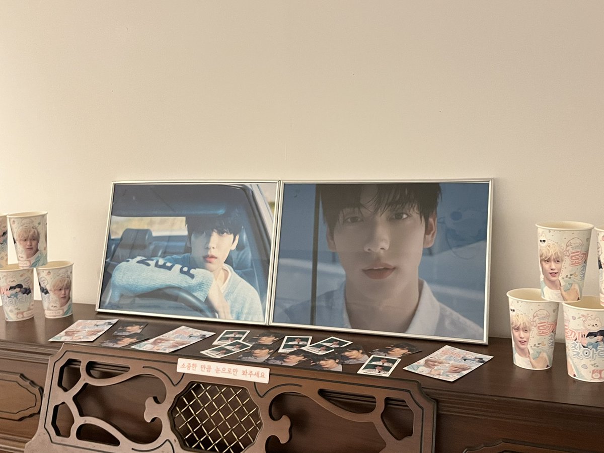 #깡총깡총_토끼를_찾아라

4층은 타돌분이라 아쉬웟는데 5층 인테리어도 이쁘고 음료도 진짜 맛잇어요!! 럭드는 못 하고 나왓지만 다음에는 럭드 많이뽑으러 갈게요♡