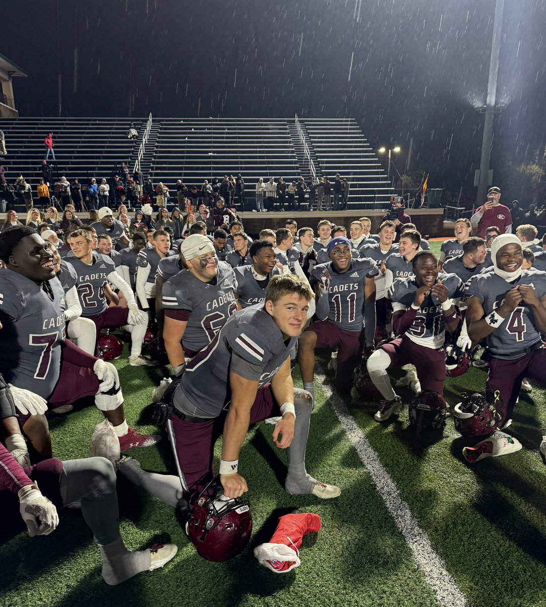 TheBC400's tweet image. When a picture needs no words! (Photo by Benedictine Senior Director of Communications Mr. Noell Barnidge) #thebc400 #ForwardAlwaysForward #NextLevelBC