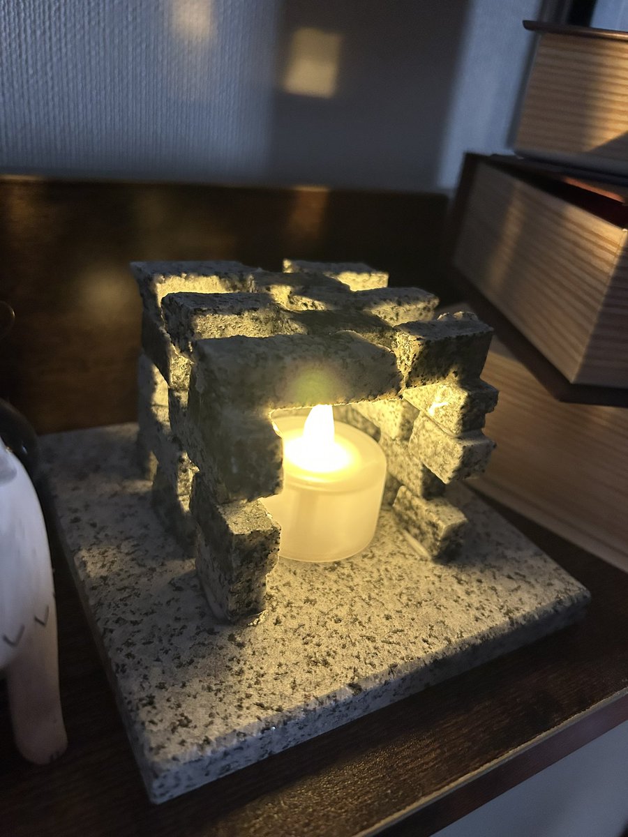 oranda_jack's tweet photo. 観劇前に「石材を使っ���ランプシェードを作ろう！」 のワークショップに参加
以前和紙と木材で作ったことはあるけど石材は初めてで面白かった！スタッフさんが優しくて、行ってよかった〜！

#ランプシェード ＃石材 #工作  ＃枚方市総合文化芸術センター #大阪石材工業株式会社 https://t.co/9EzEJnQN4m