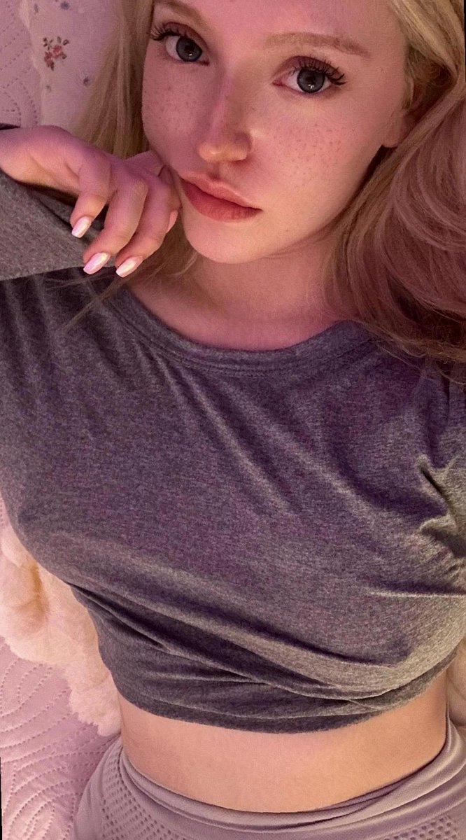 SpzToco's tweet image. lowkey think guys who remember small details are automatically boyfriend material? like notice meee 😭