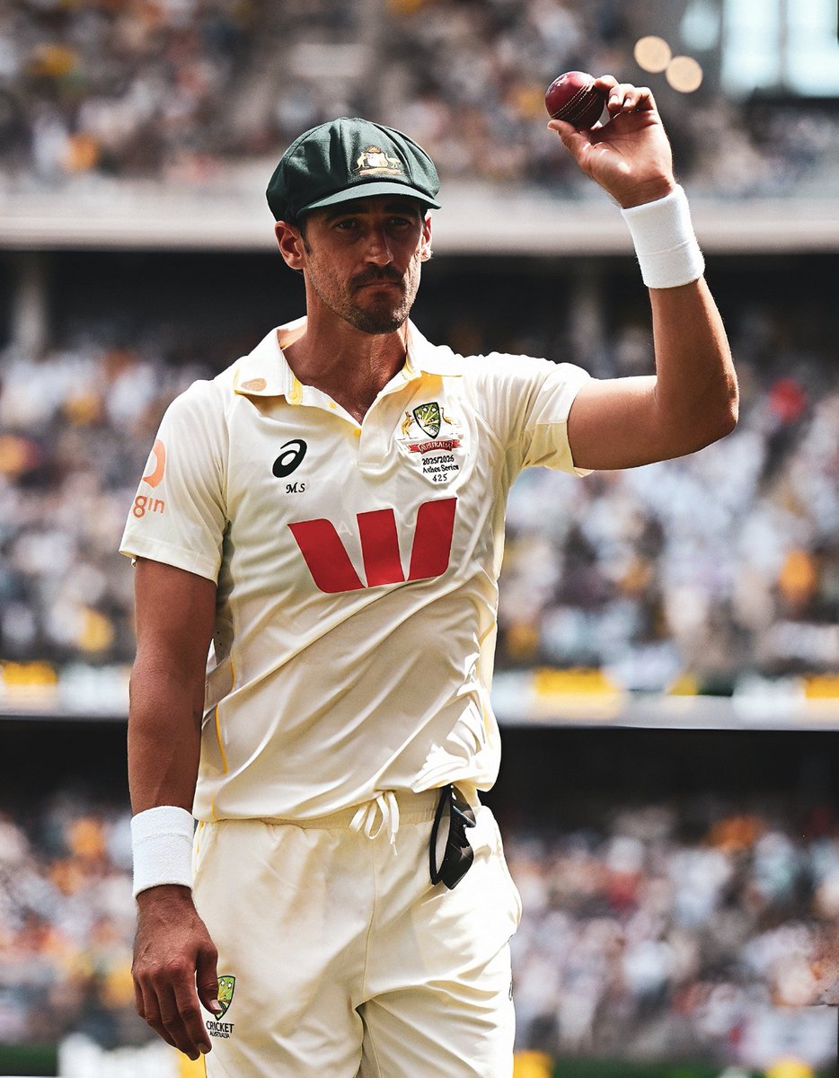 England thought they were safe once Starc finished bowling .. Surprise!! He’s here with the bat too..  consider the nightmare extended !!😎
#AUSvsENG 
#Ashes2025