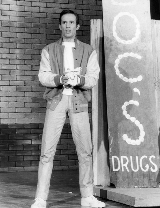 iShowTunes's tweet photo. Birthday Remembrance (Belated 12/5) ~ #LarryKert (1930-1991)
#BroadwayMusical Talent who earned Stardom as the Original "Tony" in 1957's #WestSideStory. He also replaced #DeanJones as "Bobby" in #Company & was Nominated for the 1971 @TheTonyAwards as Best Actor Musical. https://t.co/nw42U8V210