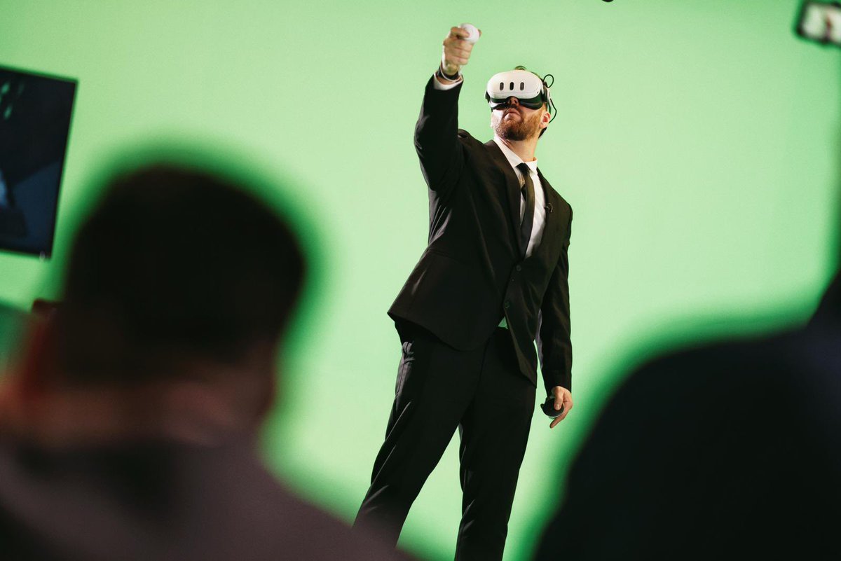 GAMERTAGVR's tweet image. I was recently invited by @Coatsink to checkout Men In Black: Most Wanted and became Agent G along with some good friends Agent S @SteveKnowsVR Agent T @Tigress_X &amp;amp; Agent B @BeardoBenjoYT
Full video from the day👉youtu.be/ZdtaSbiKKA8?si…