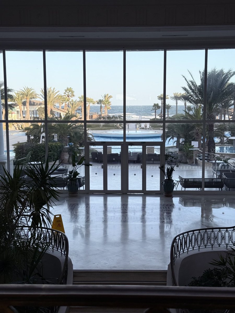 ….e che il sipario si apra… 
#sipario #tunisia #monastir #mare