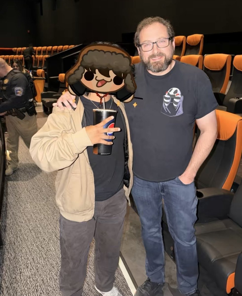 I MET THE MAN HIMSELF!
 It was an honor mr scott T-T