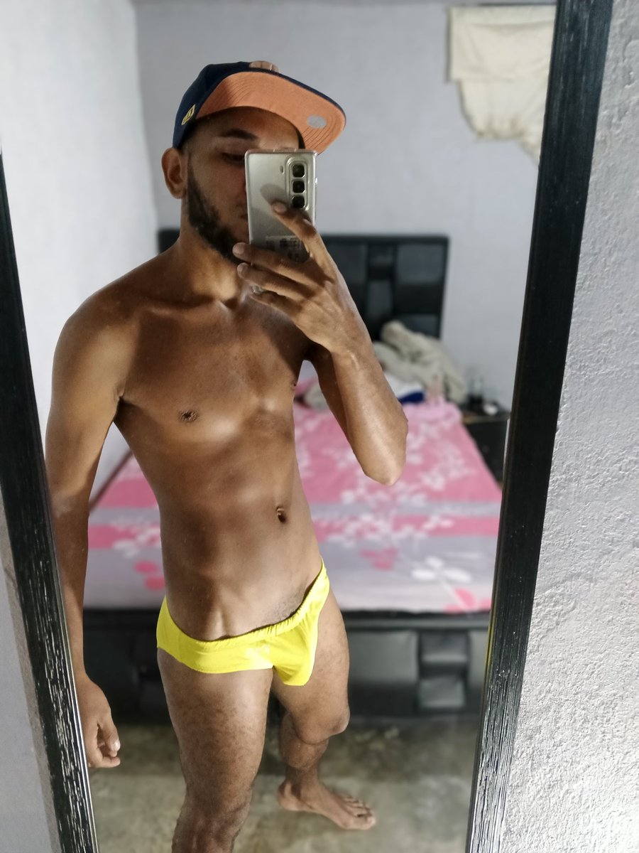 Edwinap03's tweet photo. Aquí viendo que tal quedaron la foto y recuperando la cuenta 😍😍😈😈😈😈😈😈  #caracas #parati #ventadecontenido #DaleRt 🔄 #Venezuela #ViralVideos #viral @Cruising_brown @EncuentroGayMty #rtgayvenezuela #Telegram https://t.co/xZBfq7qZWF
