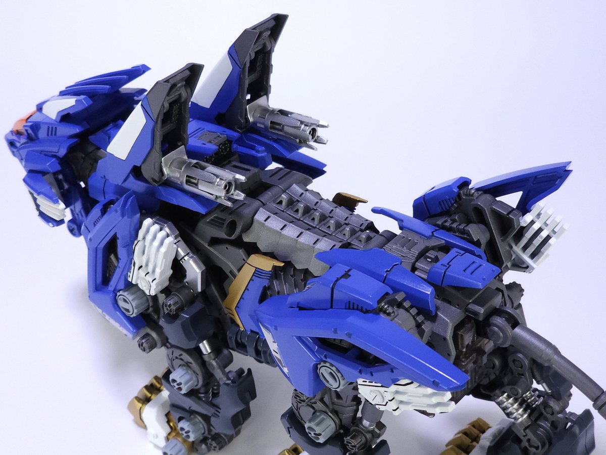 WZCqsGAwBUd4yD6's tweet image. #ゾイド
#ZOIDS
ライガーゼロをブレードライガーっぽいカラーへ塗装してみました！