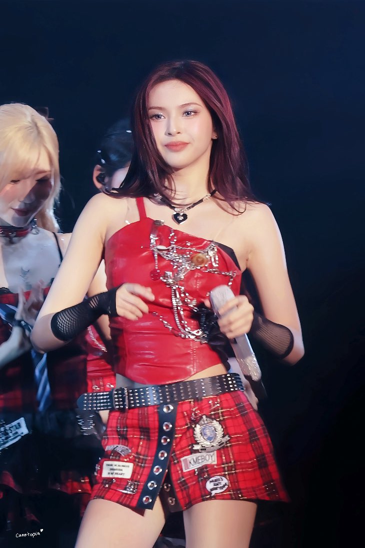_CQTth's tweet photo. DROP THE TAGS FOR CHIQUITA 

🚨1 rt &amp; 1 mention 🚨

CHIQUITA TURNS KOBE HOT
#LOVEMONSTERSinKobe_D1
#CHIQUITA #BABYMONSTER https://t.co/1cVogkcVnD