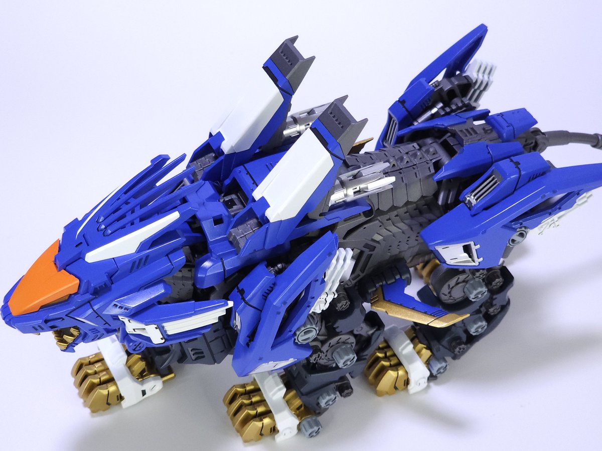 WZCqsGAwBUd4yD6's tweet image. #ゾイド
#ZOIDS
ライガーゼロをブレードライガーっぽいカラーへ塗装してみました！