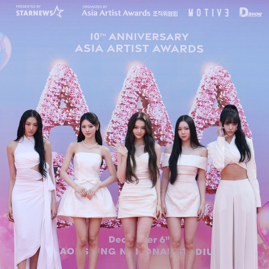 G7d6hfCbwAA29BB?format=jpg&name=900x900