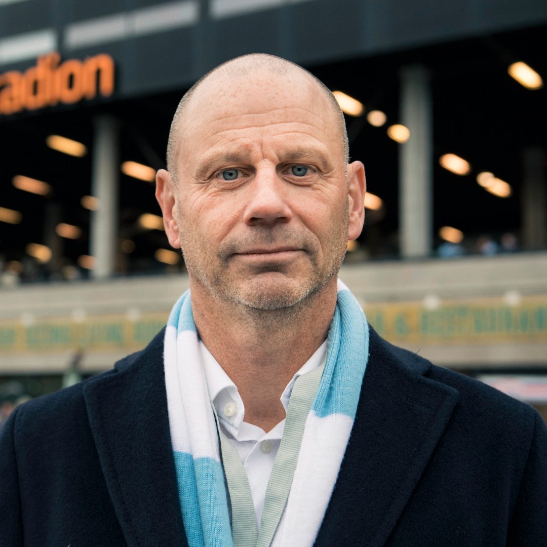 🕯️ Idag minns vi Håkan Jeppsson som hastigt lämnade oss för sju år sedan.

Håkan var en stor MFF-ledare och är för alltid en del av vår stolta historia.