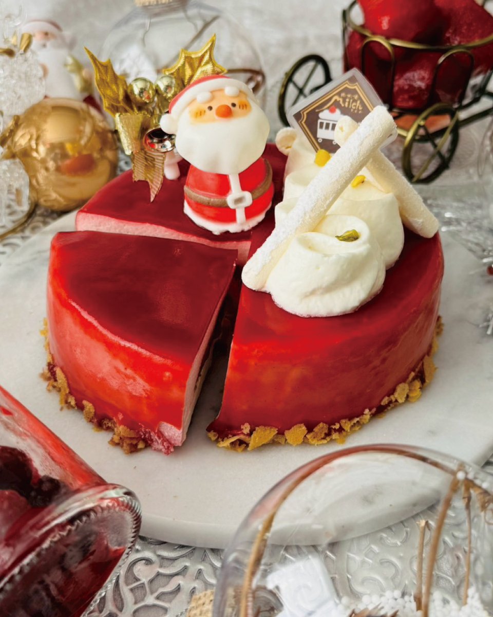 MilchYufuin's tweet photo. 🐄
由布院ミルヒのクリスマスケーキ😀
ビジュードノエル　4号（12㎝）税込3480円😋
由布院ミルヒ大分駅店限定販売
ご予約受付中！
お渡し期間は12/23・24・25

数量限定なのでお早目のご予約がおすすめです🎄

Happy weekend✨

#christmas #christmascake #アミュプラザ大分 #クリスマスケーキ https://t.co/kVLYJbNFEj