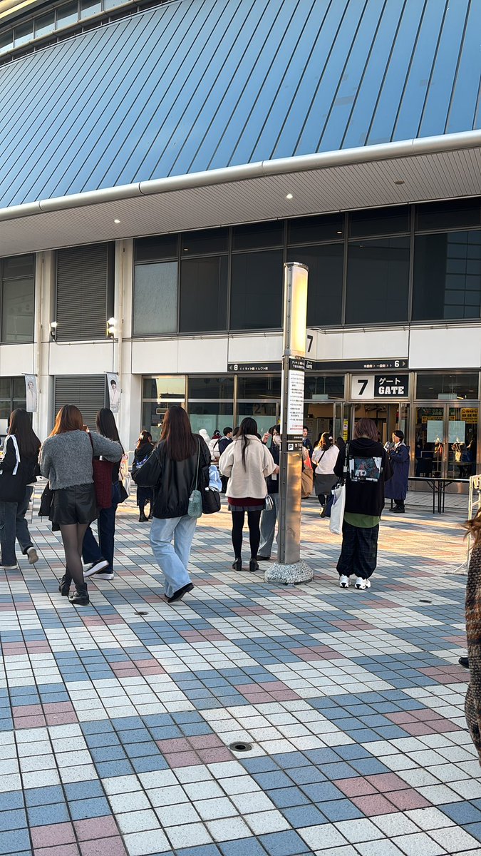 𝑅𝑒𝑖 tweet media