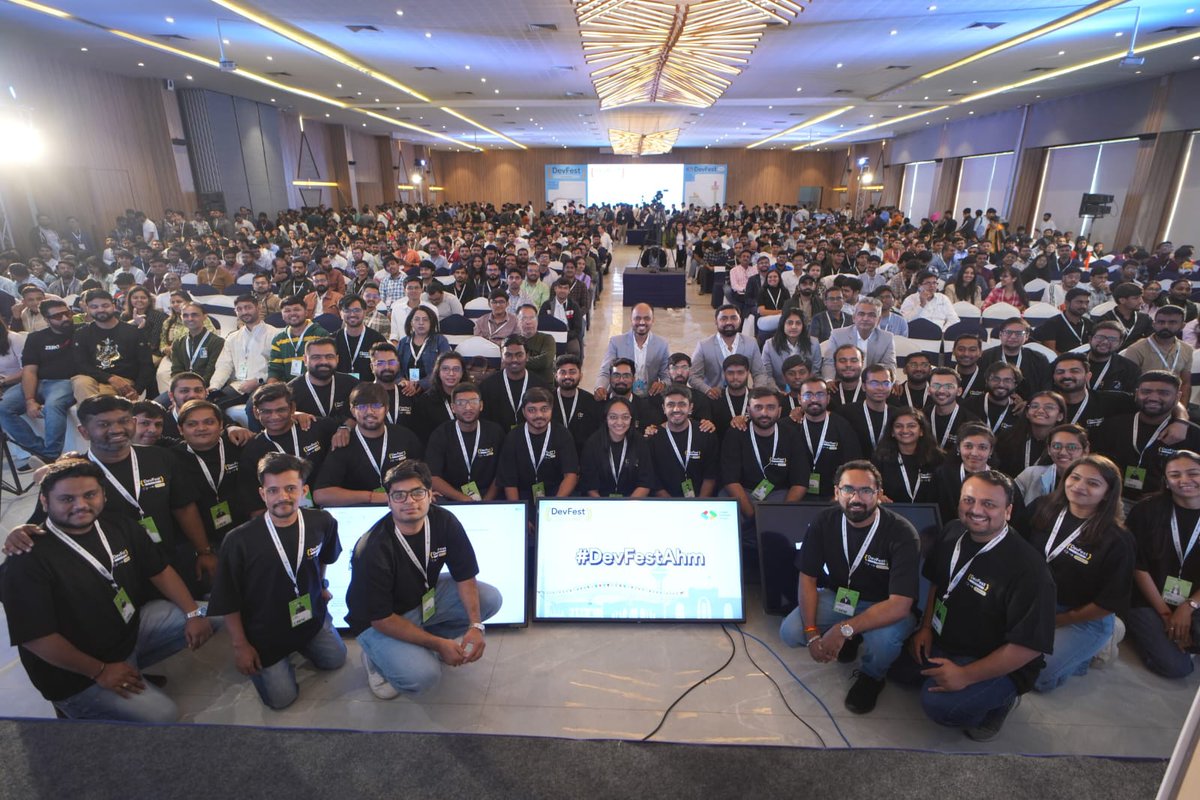 GDGAhmedabad's tweet photo. From empty seats to a packed house โ thatโs the power of #DevFestAhm!๐
Relive the energy of GDG DevFest Ahmedabad 2025 in our official highlights video.
https://t.co/yzjb0LB8Zk
Tech, talks, networking & all the magic in one reel๐
#GDGAhmedabad #DevFestAhm #DevFest2025 #GDG https://t.co/lEgBnTZDt3