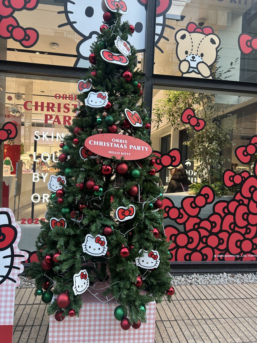 naaaaaaamic5's tweet photo. キティちゃん可愛い〜！

#スキンケアラウンジバイオルビス
#ハローキティとオルビフクリスマスパーティ https://t.co/mhjDc5Qbxc
