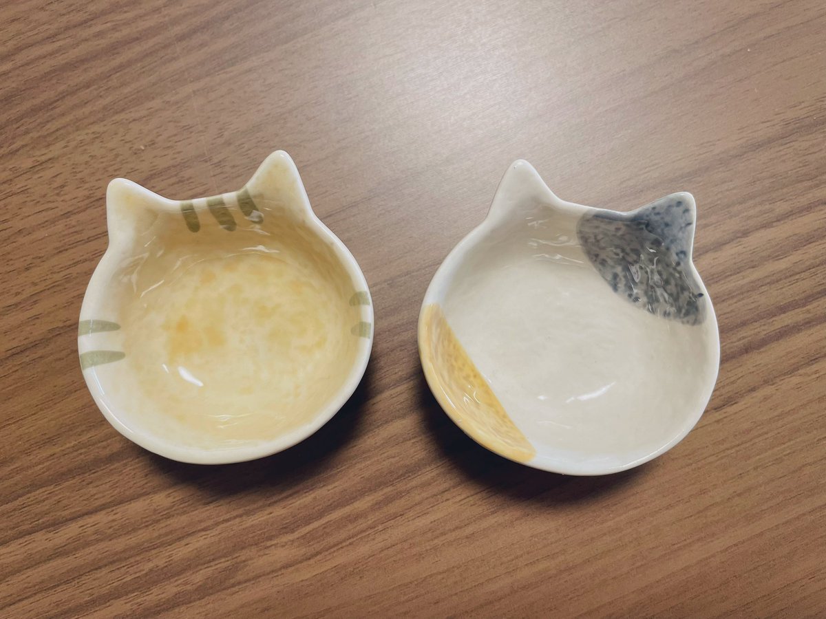 漬物とか乗せる小鉢を探してたら…
セリアの猫小鉢…🐈‍⬛
可愛すぎました。