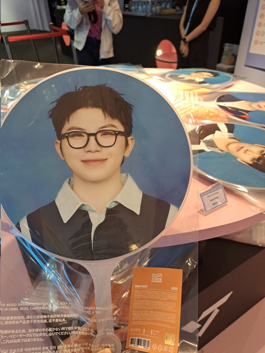 wooahaebab's tweet photo. setelahhh 1000tahun aku mau jajaaannn perintilan wuji dong guys🥹

plis help RT🥹

WTB any woozi merch from Caratland 2025, but prefer this poca &amp; impick : https://t.co/4J2xQrbbJV