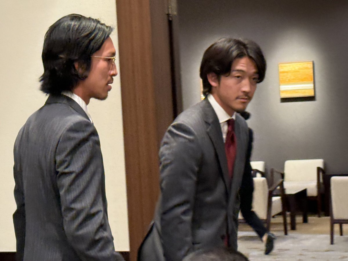 小林祐希様⚽️🥳同席で〔俺まだ引退しないから！😅コバ兄のイジり来た