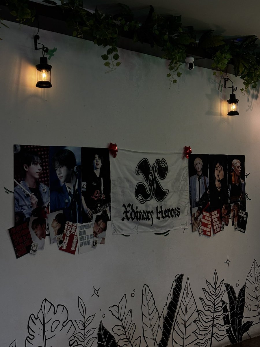 xhbandclub's tweet photo. #b_Class #HallwayToHeroes ๐ค
โญ๏ธ thank you everyone for coming so far! โญ๏ธ
โ do share and tag us your beautiful photos!
#b_ClassSG https://t.co/YvJIVfdDlL
